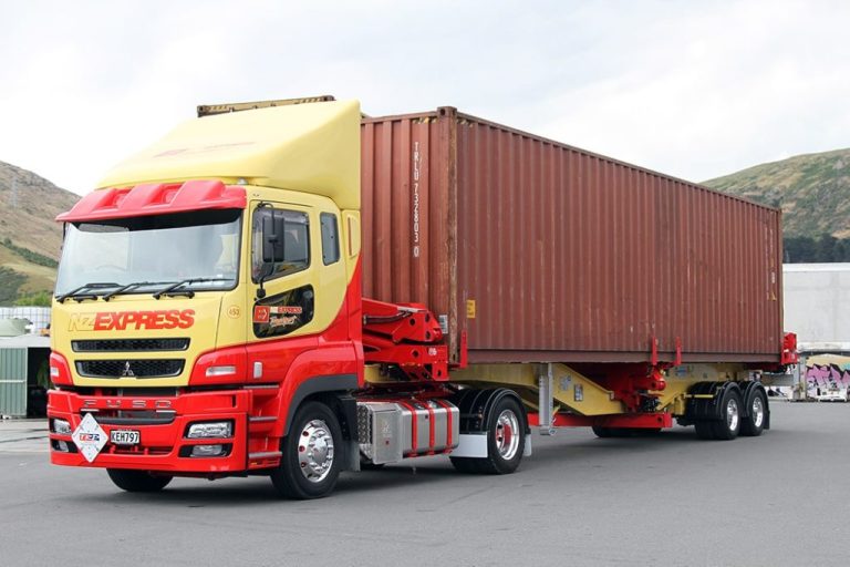 Bằng Lái Xe Container Là Bằng Gì? Học Có Khó Không?