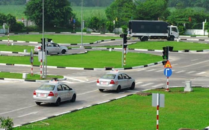 Bằng lái xe B dành cho ai?